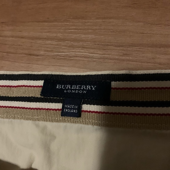 Authentic Burberry London Ladies Khaki Cargo Skirt - Picture 2 of 6